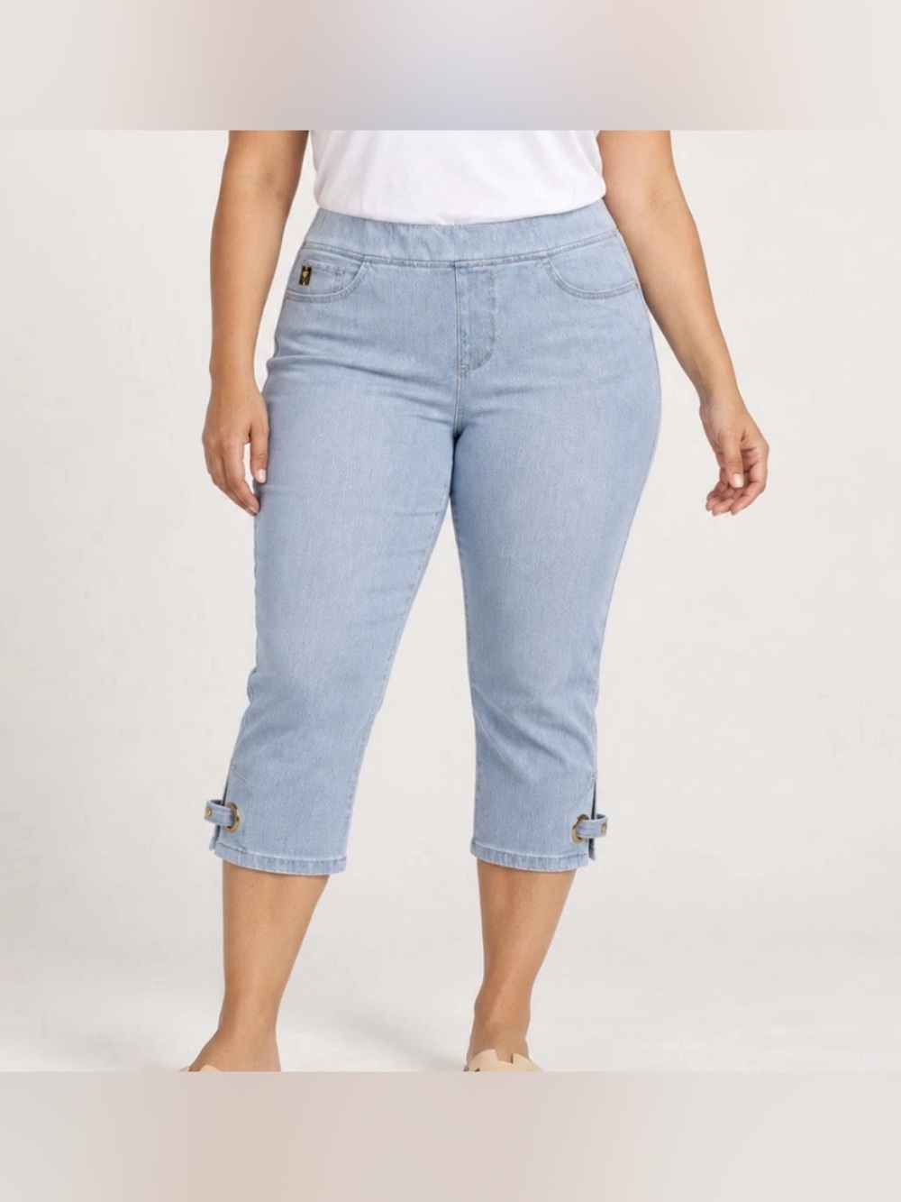 Belle by Kim Gravel Flexibelle Grommet Capri Bleach Wash, Size: 12, A724132